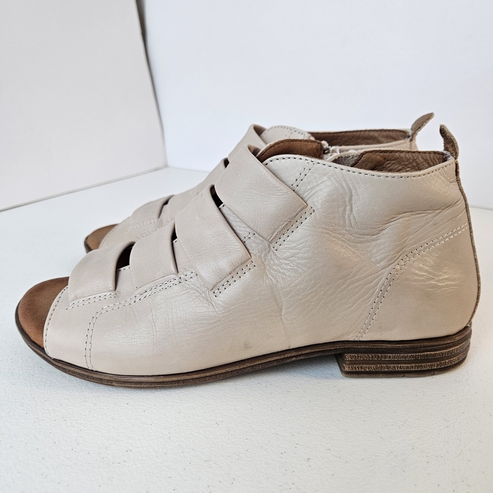 Miz Mooz Dewdrop Leather Side Zip Sandals Cream Size 39 Wide - Picture 3 of 11
